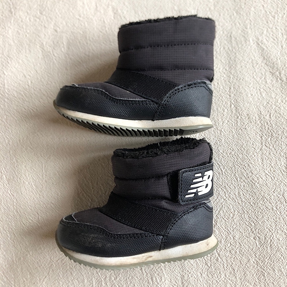 New Balance US5 Winter boots